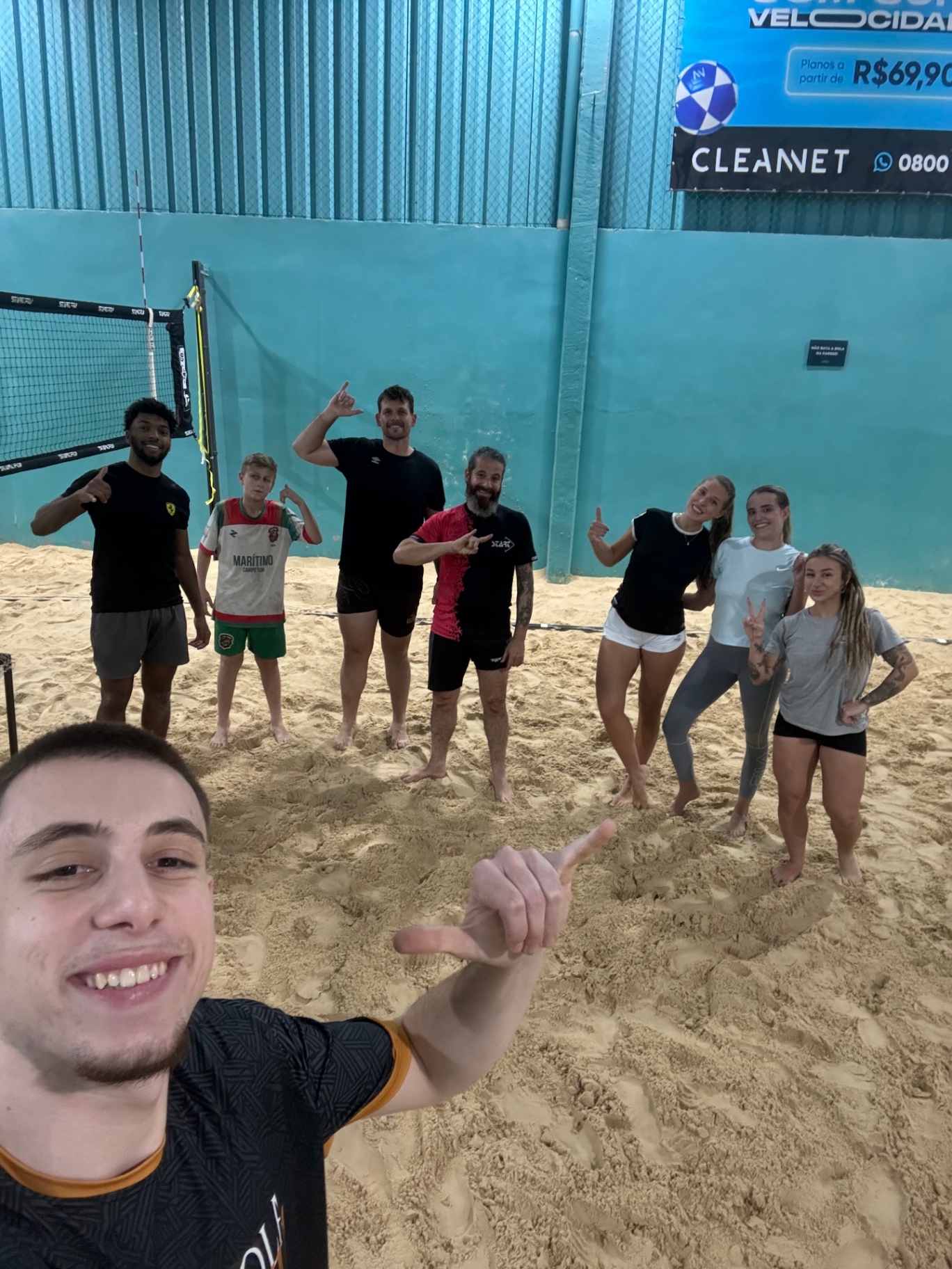 Turma de alunos do CT Ternus após o treino